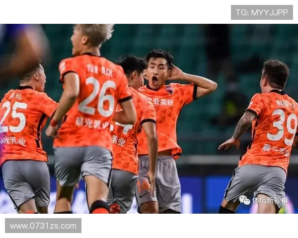 成都足球队以77分领跑世界锦标赛积分榜展现强劲实力